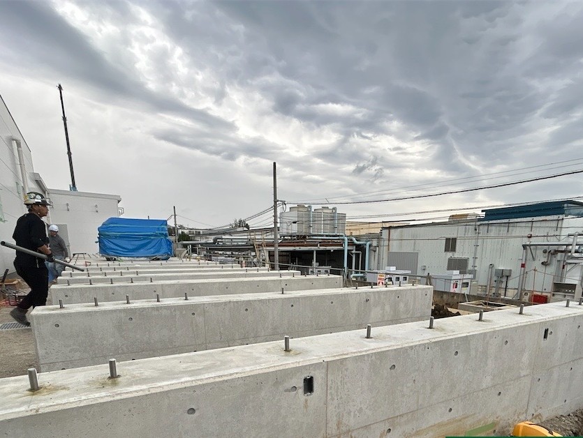 福島県のアンカー施工なら、設備据付まで見据えた確かな施工を。現場に合わせた計画と安全管理で、重量設備をしっかり固定します。